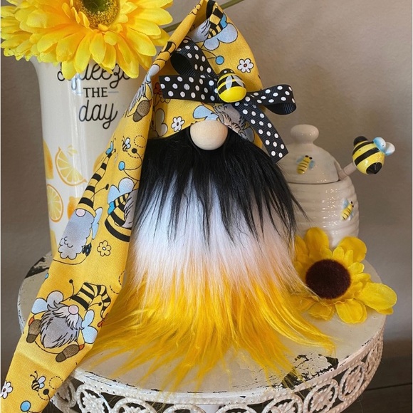 🐝 Bee Gnome, Summer Gnome, Bumblebee Gnome, Tiered Tray Decor - Picture 1 of 4